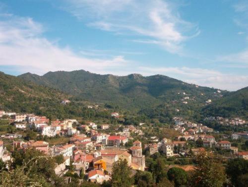 Hotel Pineta Ristorante Castello Cava deʼ Tirreni Kültér fotó